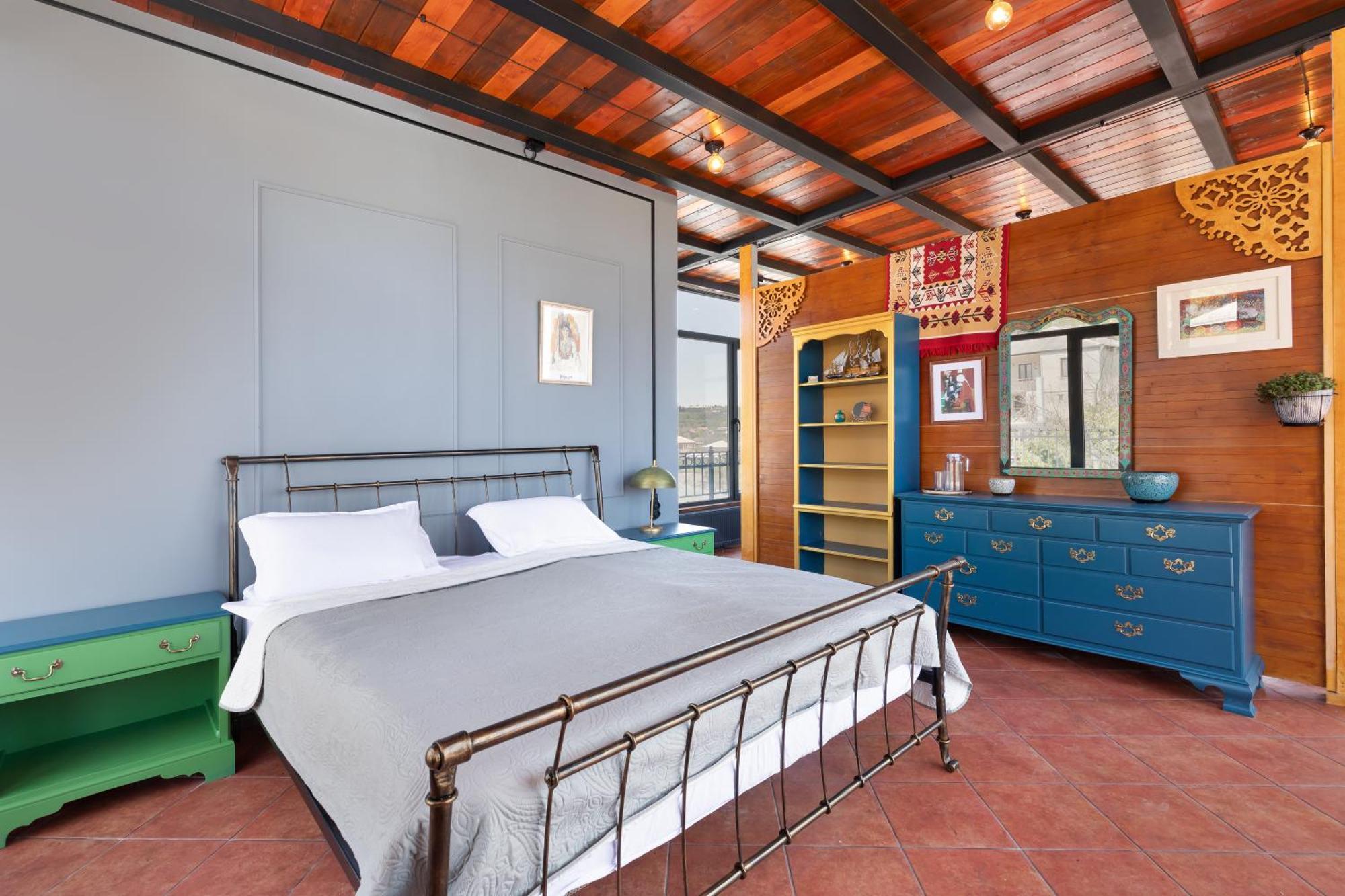 Villa Private Modern With Tennis Court